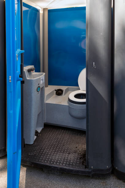 Best Portable restroom trailer rental  in Wilderness Rim, WA